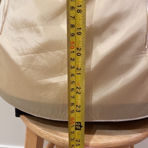 Elegant Silk Jacket MAGGIE WALT DEDIGN - Picture 10 of 16